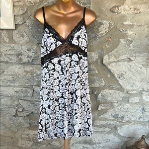 Floral Lace Trim Nightie